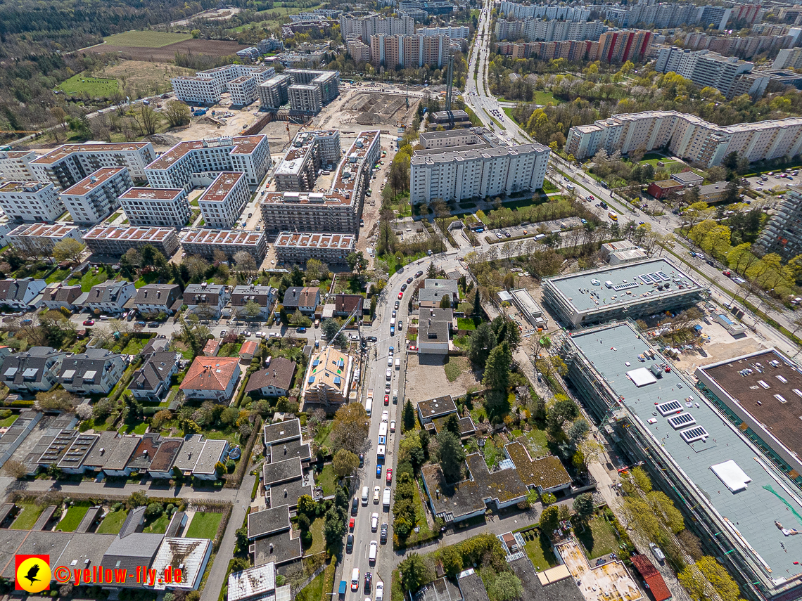 21.04.2023 - Luftbilder von der Baustelle Niederalmstraße 16 in Neuperlach